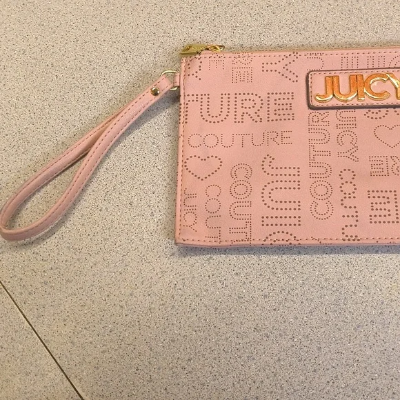 Juicy Couture Brand Light Pink Wristlet-NWOT - Picture 2 of 12